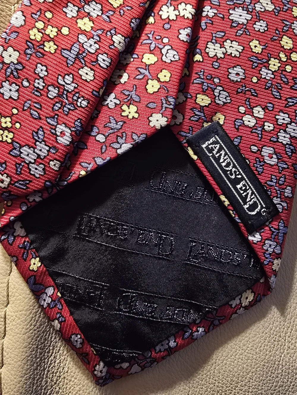 Lands End Red Floral Silk Men's Necktie Tie Landsend